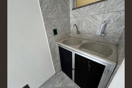 Cozinha de kitnet/studio para alugar com 1 quarto, 15m² em Engenho de Dentro, Rio de Janeiro