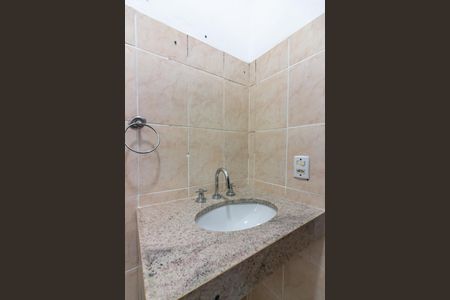 Casa para alugar com 180m², 2 quartos e 4 vagasBanheiro social