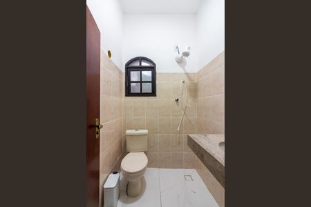 Casa para alugar com 180m², 2 quartos e 4 vagasBanheiro social