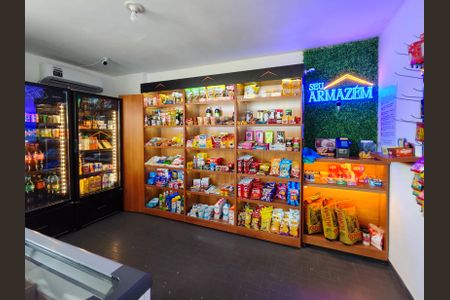 Apartamento à venda com 57m², 2 quartos e 1 vagaMercadinho