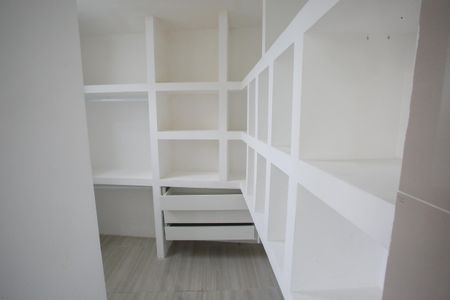 Casa para alugar com 360m², 3 quartos e 1 vagaCloset da Suíte 1
