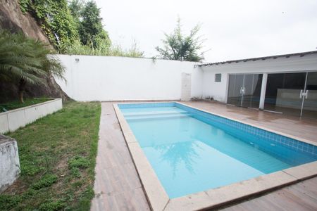 Casa para alugar com 360m², 3 quartos e 1 vagaPiscina