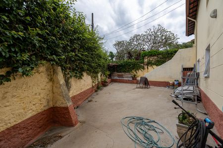 Casa à venda com 303m², 3 quartos e 3 vagasQuintal