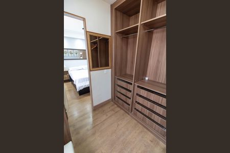 Casa de condomínio à venda com 131m², 2 quartos e 2 vagas Casa de condomínio à venda com 131m², 2 quartos e 2 vagasCloset Suíte