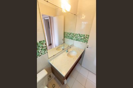 Casa de condomínio à venda com 131m², 2 quartos e 2 vagas Casa de condomínio à venda com 131m², 2 quartos e 2 vagasBanheiro Suíte 2