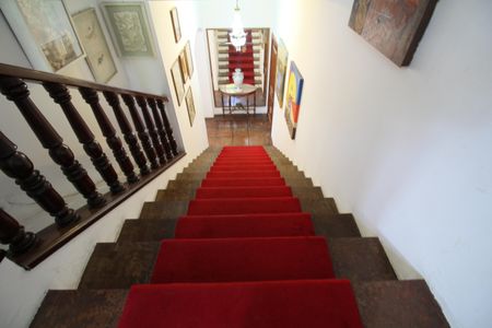 Casa à venda com 461m², 4 quartos e 2 vagasEscada