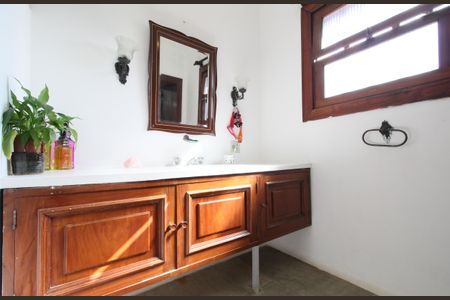 Casa à venda com 461m², 4 quartos e 2 vagasBanheiro da Suíte 1