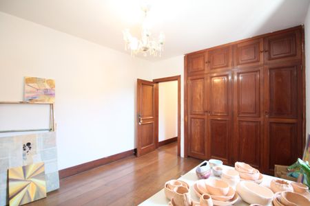 Casa à venda com 461m², 4 quartos e 2 vagasQuarto 2