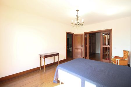 Casa à venda com 461m², 4 quartos e 2 vagasSuíte 2