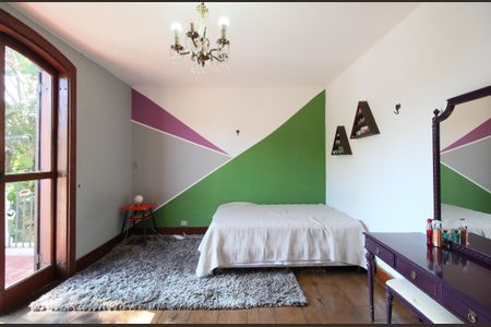 Casa à venda com 461m², 4 quartos e 2 vagasSuíte 1