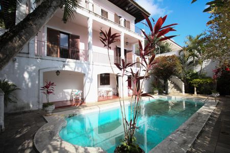 Casa à venda com 461m², 4 quartos e 2 vagasQuintal