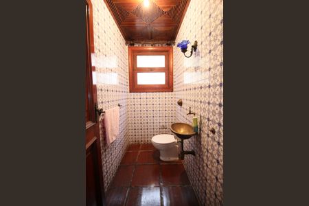 Casa à venda com 461m², 4 quartos e 2 vagasLavabo