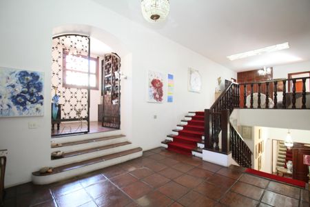 Casa à venda com 461m², 4 quartos e 2 vagasSala