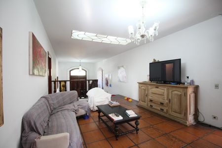 Casa à venda com 461m², 4 quartos e 2 vagasSala