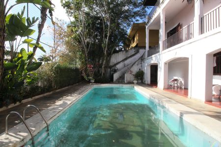 Casa à venda com 461m², 4 quartos e 2 vagasQuintal