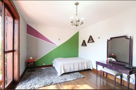 Casa à venda com 461m², 4 quartos e 2 vagasSuíte 1