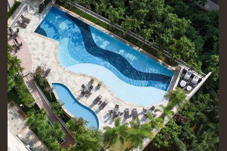 Apartamento à venda com 162m², 3 quartos e 3 vagasÁrea comum - Piscina