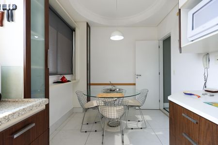 Apartamento à venda com 162m², 3 quartos e 3 vagasCozinha