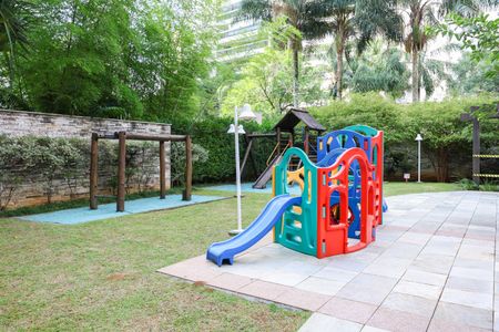 Apartamento à venda com 162m², 3 quartos e 3 vagasÁrea comum - Playground