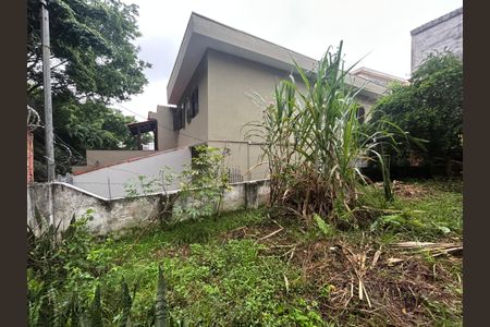 Casa para alugar com 180m², 5 quartos e 2 vagasTerreno vazio 