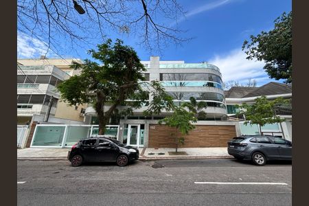 Apartamento para alugar com 216m², 4 quartos e 4 vagasFachada