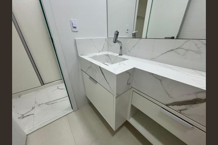 Apartamento para alugar com 216m², 4 quartos e 4 vagasBanheiro Suíte 3
