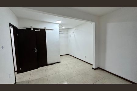 Casa de condomínio à venda com 150m², 2 quartos e 1 vagaSuíte