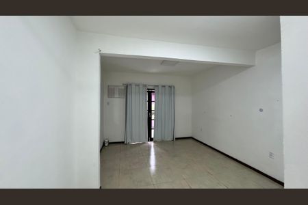 Casa de condomínio à venda com 150m², 2 quartos e 1 vagaSuíte