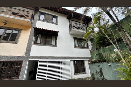 Casa de condomínio à venda com 150m², 2 quartos e 1 vagaFachada