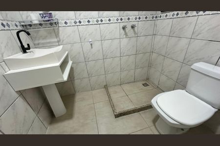 Casa de condomínio à venda com 150m², 2 quartos e 1 vagaBanheiro da Suíte