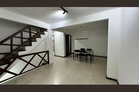 Sala de casa de condomínio à venda com 2 quartos, 150m² em Vargem Grande, Rio de Janeiro