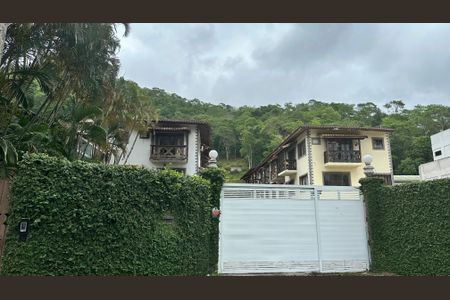 Casa de condomínio à venda com 150m², 2 quartos e 1 vagaFachada