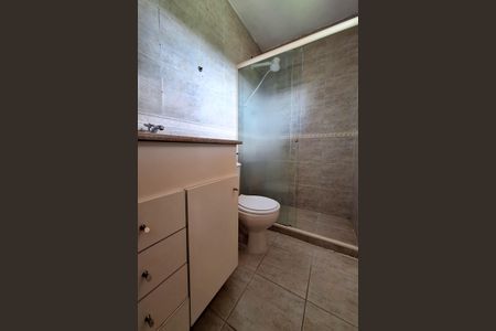 Casa de condomínio para alugar com 130m², 3 quartos e 2 vagasBanheiro da Suíte 1