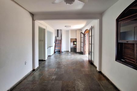 Casa de condomínio para alugar com 130m², 3 quartos e 2 vagasSala 1