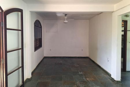 Casa de condomínio para alugar com 130m², 3 quartos e 2 vagasSala 1