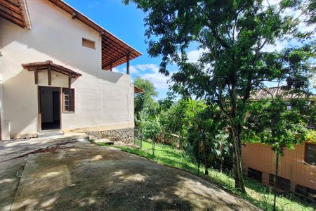 Casa de condomínio para alugar com 130m², 3 quartos e 2 vagasQuintal