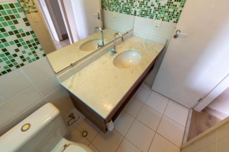 Casa de condomínio à venda com 120m², 2 quartos e 2 vagasBANHEIRO DA SUITE 2