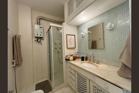 Apartamento para alugar com 96m², 3 quartos e 1 vaga Apartamento para alugar com 96m², 3 quartos e 1 vagaBanheiro social