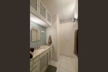 Apartamento para alugar com 96m², 3 quartos e 1 vaga Apartamento para alugar com 96m², 3 quartos e 1 vagaBanheiro social