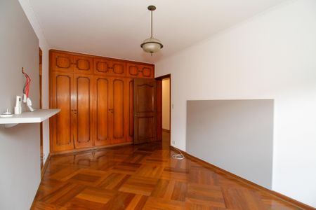 Casa à venda com 374m², 4 quartos e 5 vagas Casa à venda com 374m², 4 quartos e 5 vagasSuíte