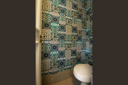 Casa à venda com 374m², 4 quartos e 5 vagas Casa à venda com 374m², 4 quartos e 5 vagasBanheiro da Piscina