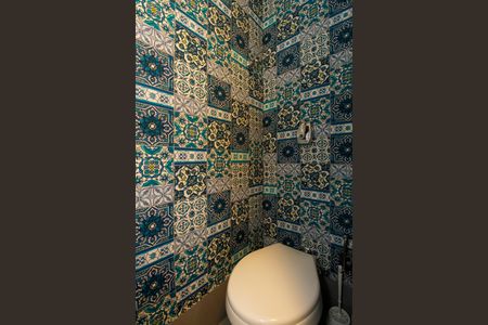 Casa à venda com 374m², 4 quartos e 5 vagas Casa à venda com 374m², 4 quartos e 5 vagasBanheiro da Piscina