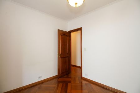 Casa à venda com 374m², 4 quartos e 5 vagas Casa à venda com 374m², 4 quartos e 5 vagasQuarto 1