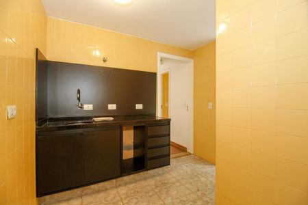 Casa à venda com 374m², 4 quartos e 5 vagas Casa à venda com 374m², 4 quartos e 5 vagasÁrea de Serviço