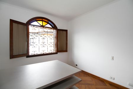 Casa à venda com 374m², 4 quartos e 5 vagas Casa à venda com 374m², 4 quartos e 5 vagasQuarto 3