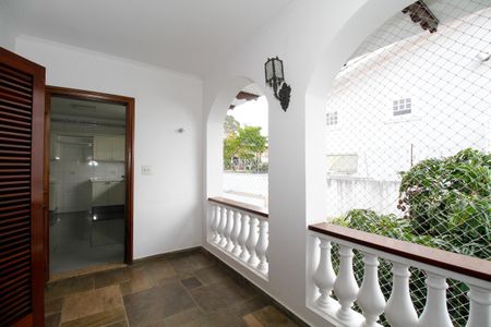 Casa à venda com 374m², 4 quartos e 5 vagas Casa à venda com 374m², 4 quartos e 5 vagasVaranda do Quarto 1