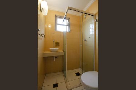 Casa à venda com 374m², 4 quartos e 5 vagas Casa à venda com 374m², 4 quartos e 5 vagasBanheiro de Serviço