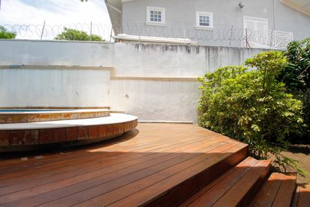 Casa à venda com 374m², 4 quartos e 5 vagas Casa à venda com 374m², 4 quartos e 5 vagasVista do Quarto de Serviço