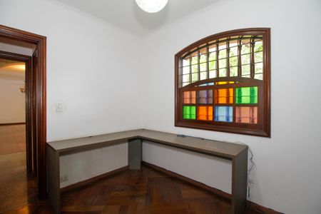 Casa à venda com 374m², 4 quartos e 5 vagas Casa à venda com 374m², 4 quartos e 5 vagasEscritório