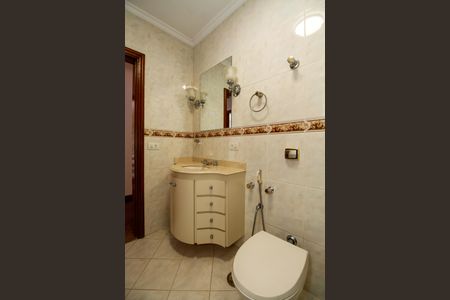 Casa à venda com 374m², 4 quartos e 5 vagas Casa à venda com 374m², 4 quartos e 5 vagasBanheiro Social